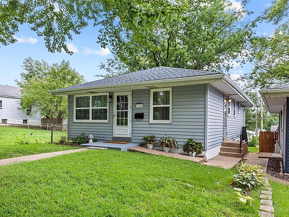 2nd image of 3205 Regal Pl