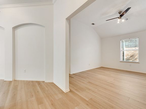 5th image of 1216 Charlotte Dr