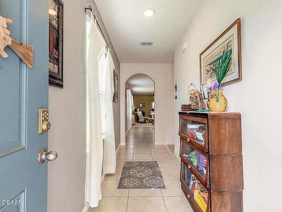 4th image of 554 Armoyan Way