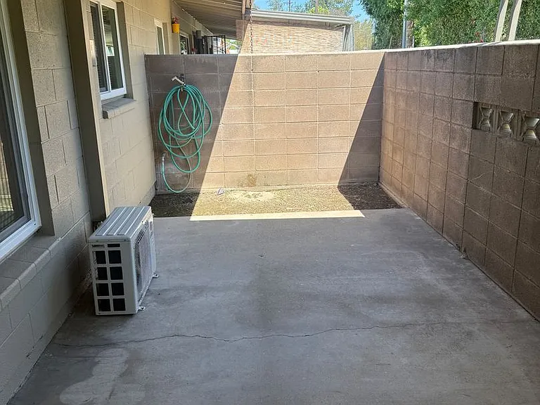 2124 Wylie Dr — Photo 3