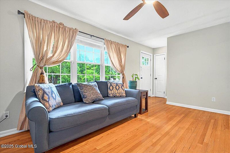 2nd image of 106 Hackett Boulevard