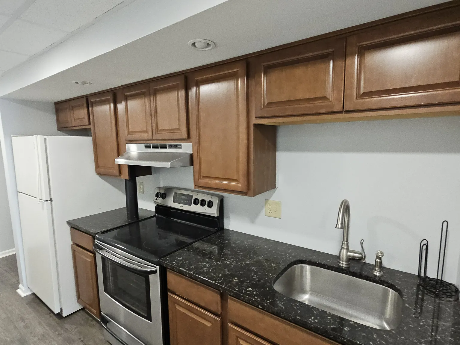 815 Aztec Dr — Photo 3