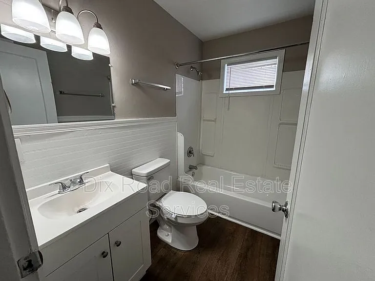 660 Gramont Ave — Photo 14