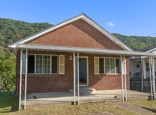 3106 Maple St, Belle, WV 25015