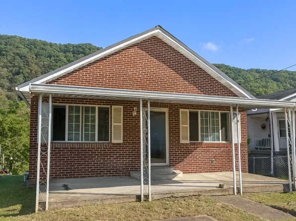 3106 Maple St, Belle, WV 25015