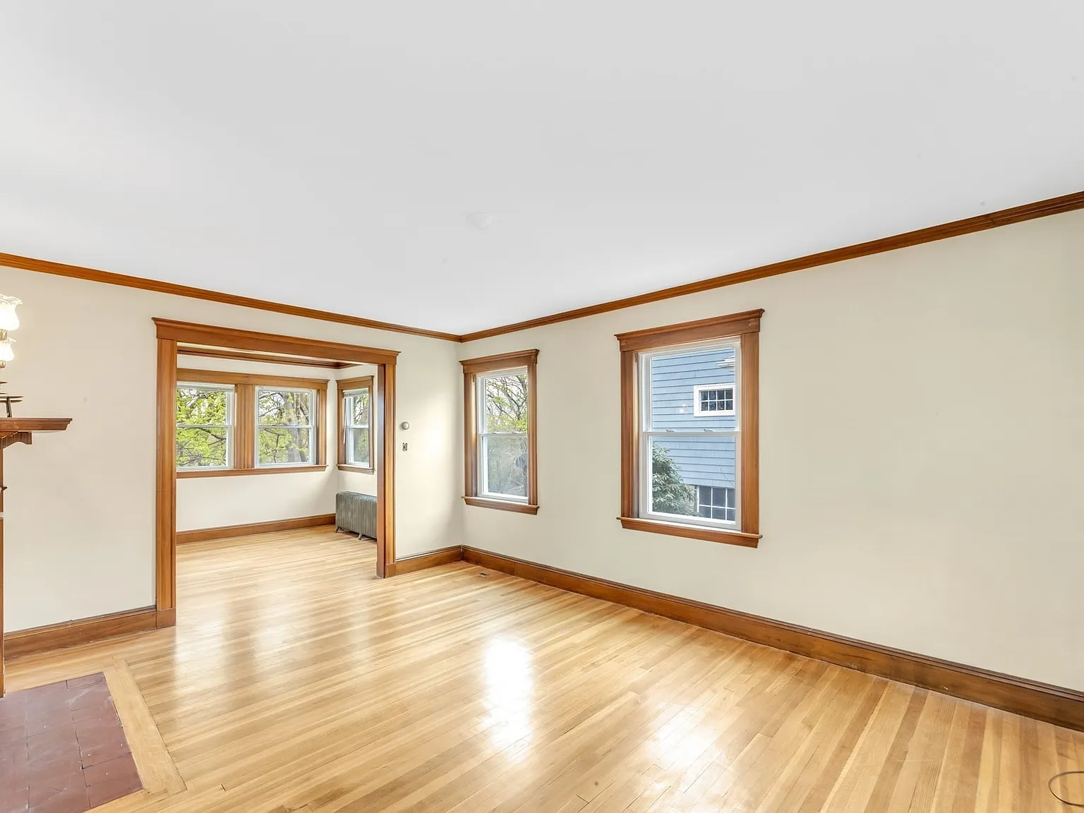 3 bed, 1.5 bath, 1500 sqft, $5,000 — Photo 3
