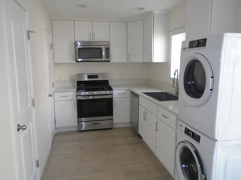 Stonewood Apartments — Photo 3
