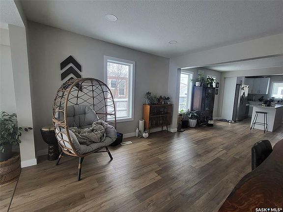 4th image of 1329 1st St