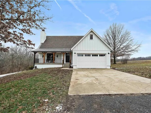9716 S Buckner Tarsney Rd, Grain Valley, MO 64029