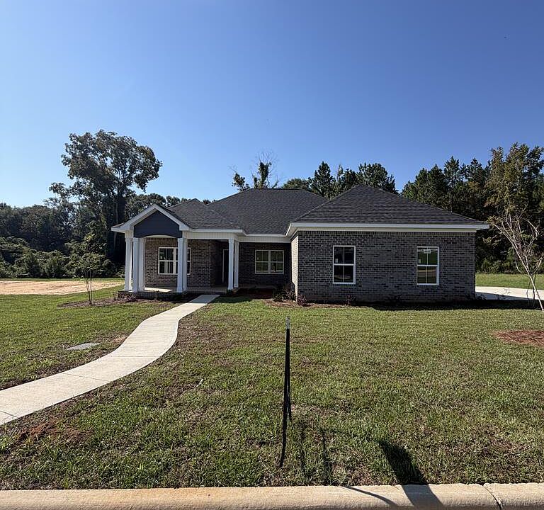 1st image of 138 Golden Oaks Cir
