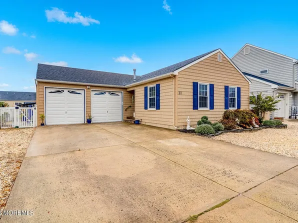 61 Yardarm Court, Bayville, NJ 08721