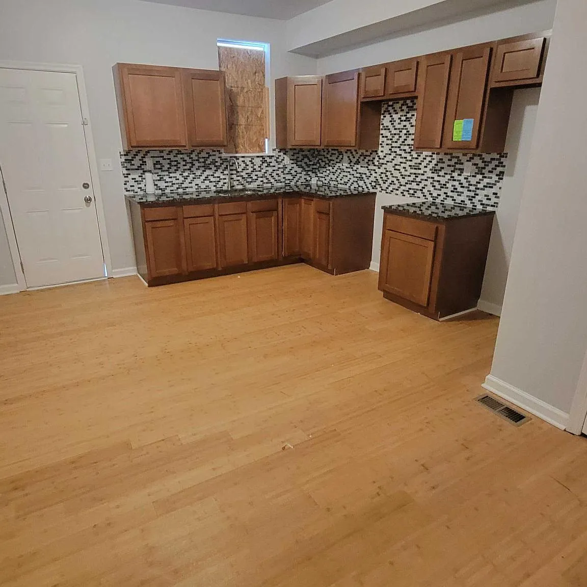 3 bed, 1.5 bath, $1,650 — Photo 3