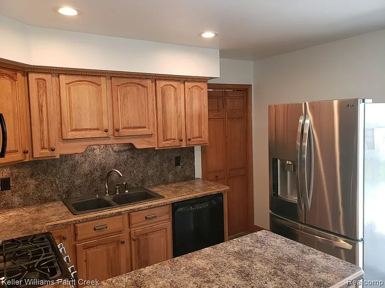 3136 Kilmer Dr — Photo 18
