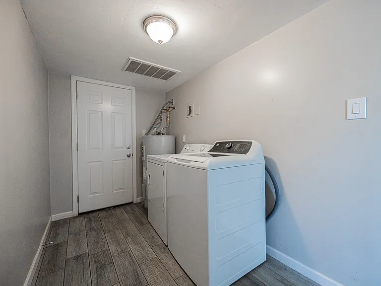 1 bed, 1.0 bath, 600 sqft, $1,295 — Photo 16