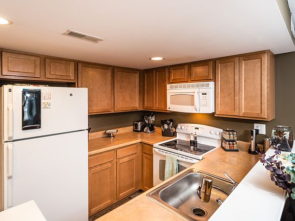 4th image of 5953 Columbia Ave APT B