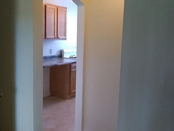 2nd image of 5922 Belmont Ave APT 2