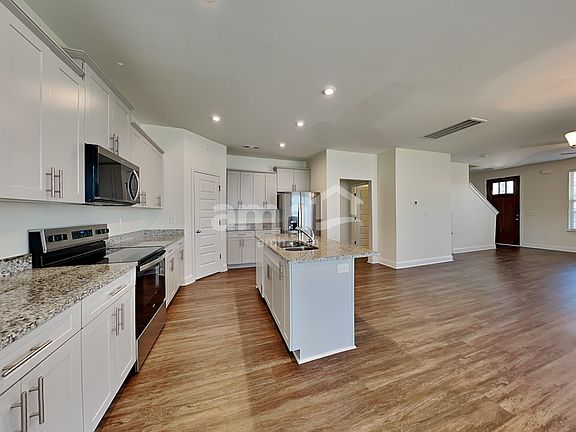 3rd image of 5516 Central Grove Sq
