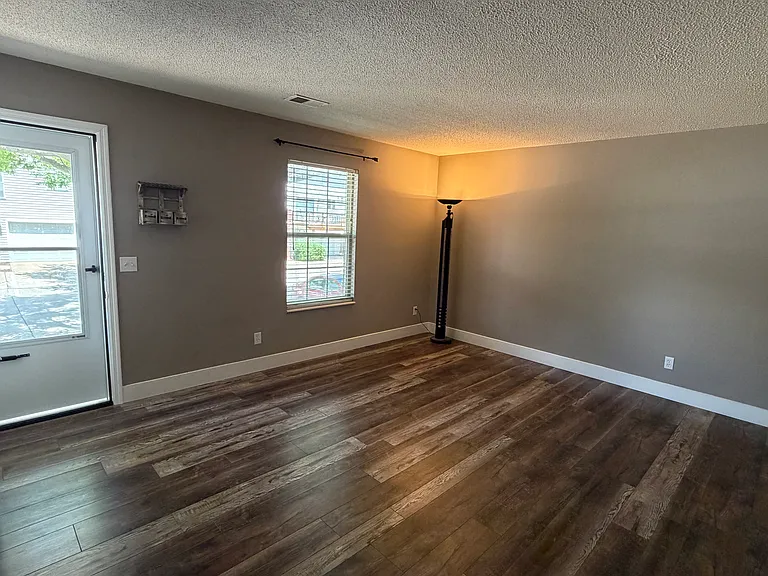 1340 Sunny Wood Dr — Photo 5