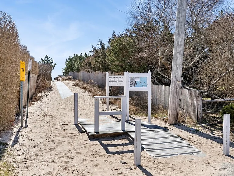 62 Gardiner Dr — Photo 20