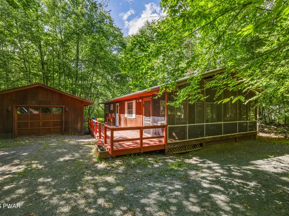 132 Pommel Dr, Lords Valley, PA 18428
