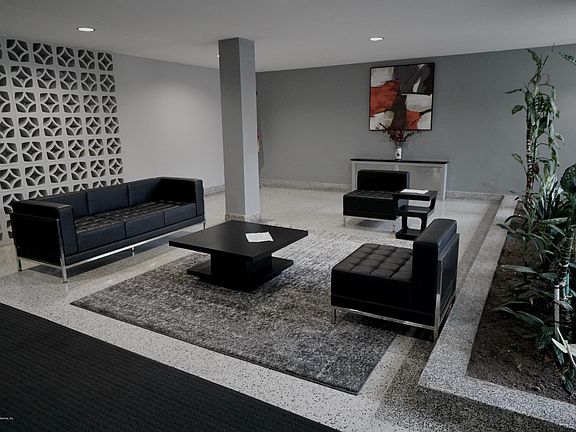 3rd image of 350 Richmond Ter APT 1M