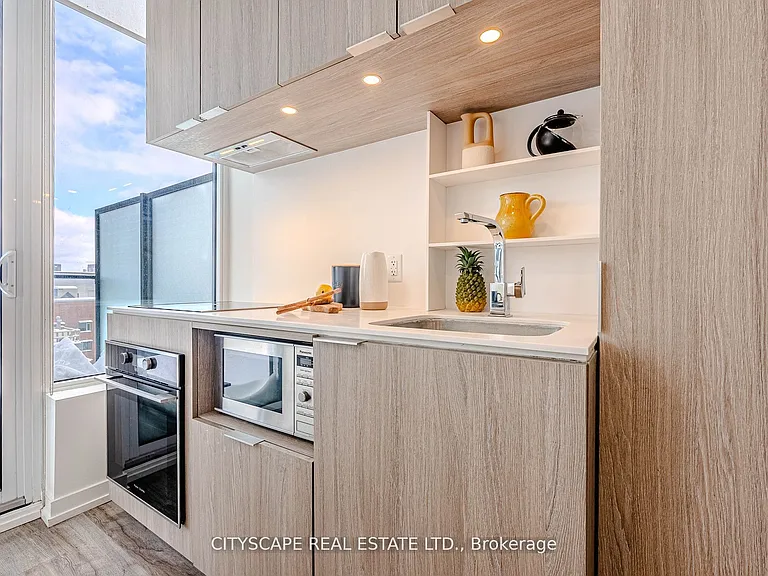 77 Shuter St #907 — Photo 28