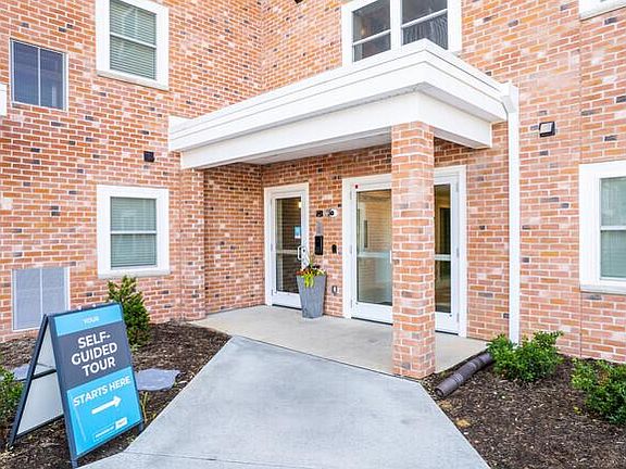 Main Entrance for Leasing Office.