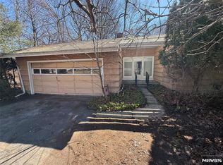 23 Elizabeth Ct, North Haledon, NJ