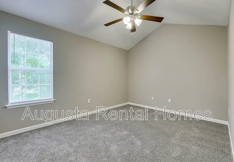 146 Chalet North Ct #146 — Photo 24