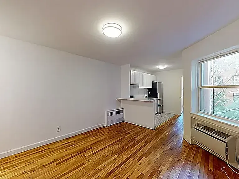 118 E 92nd St #4D — Photo 2