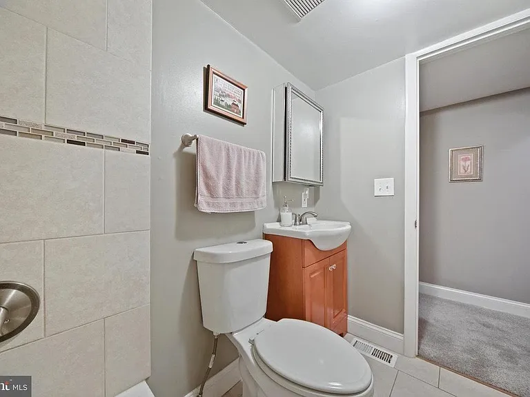 3319 Paine St — Photo 11