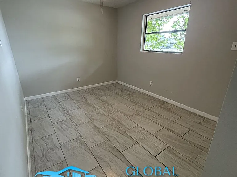 915 Shawnee Ct — Photo 6
