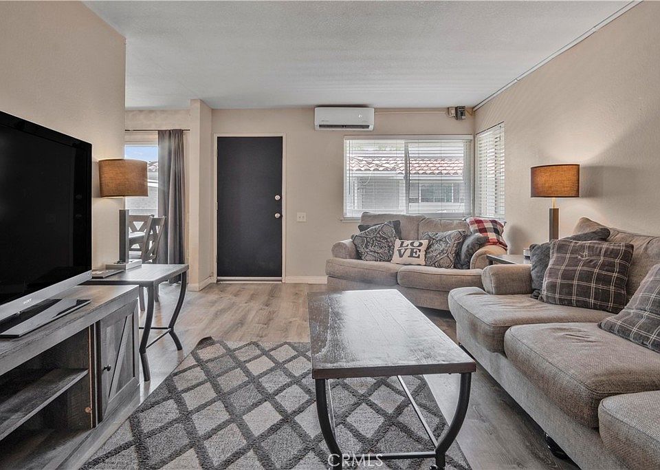 1st image of 2423 Deodar St
