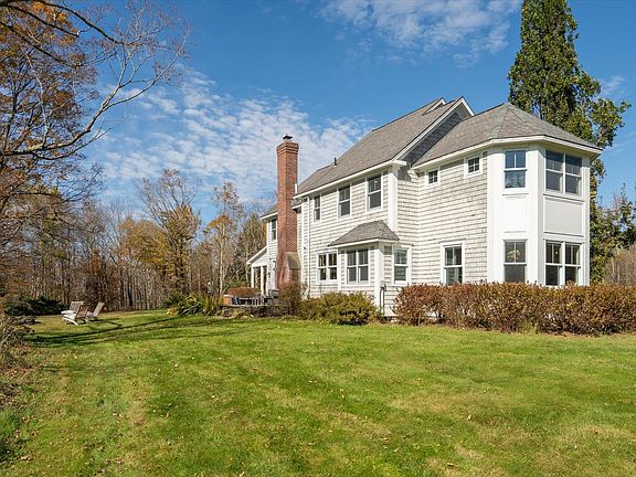 4th image of 833 Shaw Mansion Road
