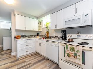 7407 Crestwood Dr, Chilliwack, BC V2R1K2