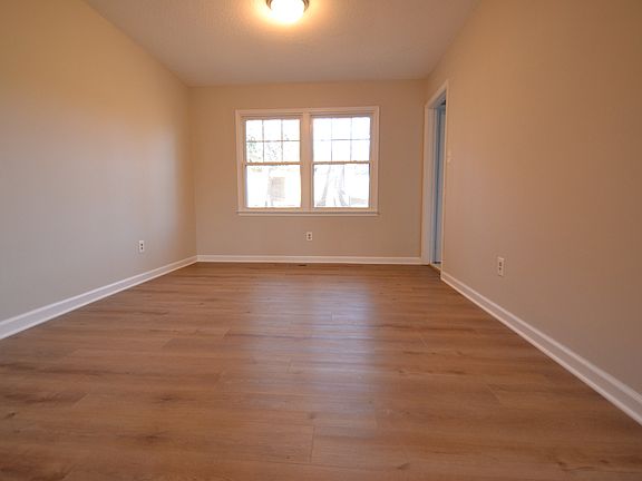 5th image of 110 Coorsdale Dr