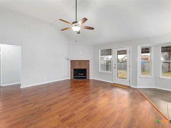 3rd image of 214 Crystal Knoll Blvd