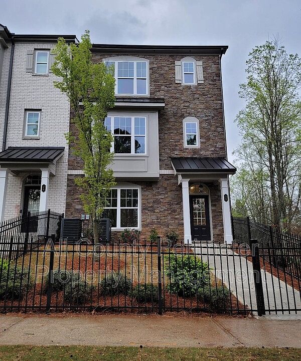 1st image of 30 Wren Dr
