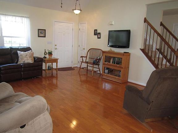 4th image of 169 Barry Knoll Dr
