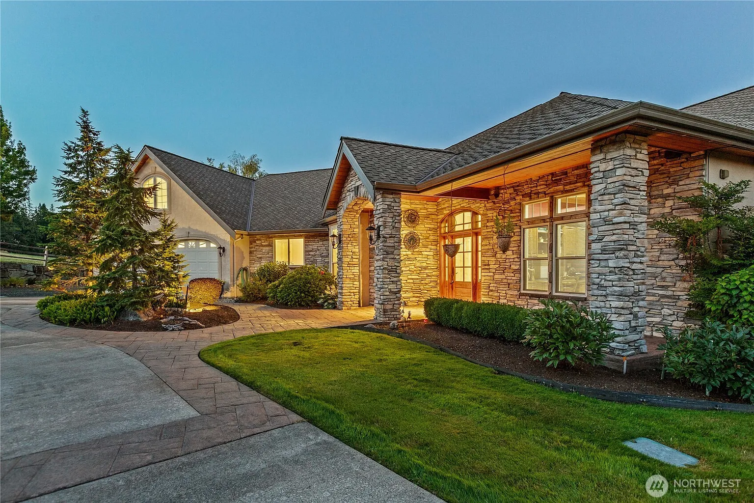 2694 Douglas Road photo 1