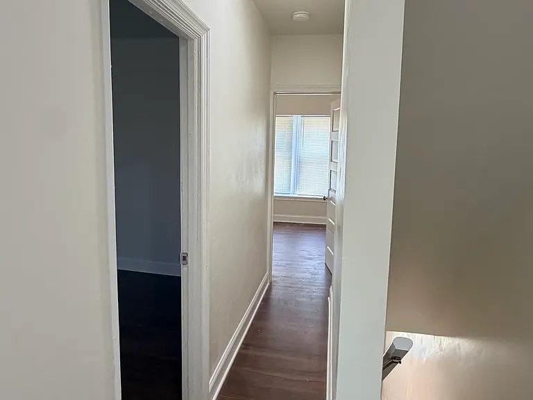 1130 Green St — Photo 10