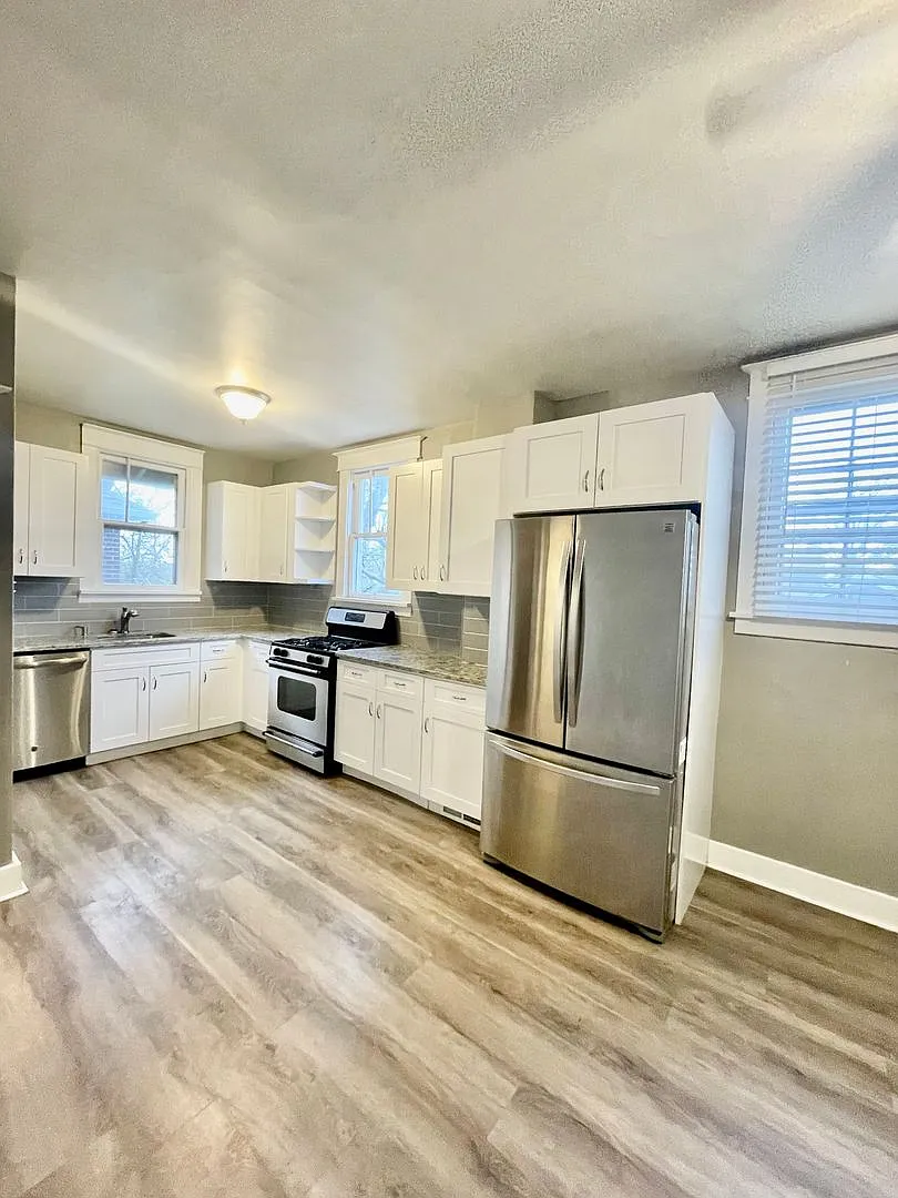 Beautiful 2 bed 2 bath in Highlands — Photo 2