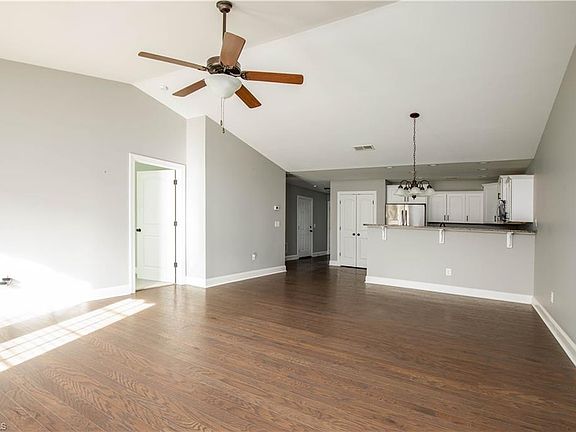 2nd image of 113 Oak Way