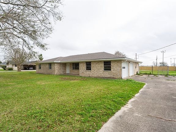 3rd image of 203 Roberta Grove Blvd