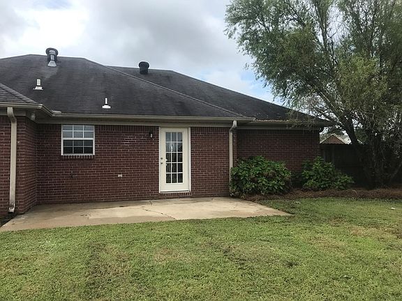 2nd image of 209 Eagles Nest Ln