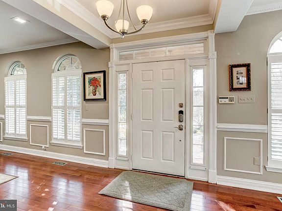 2nd image of 10417 Hardwood Ct