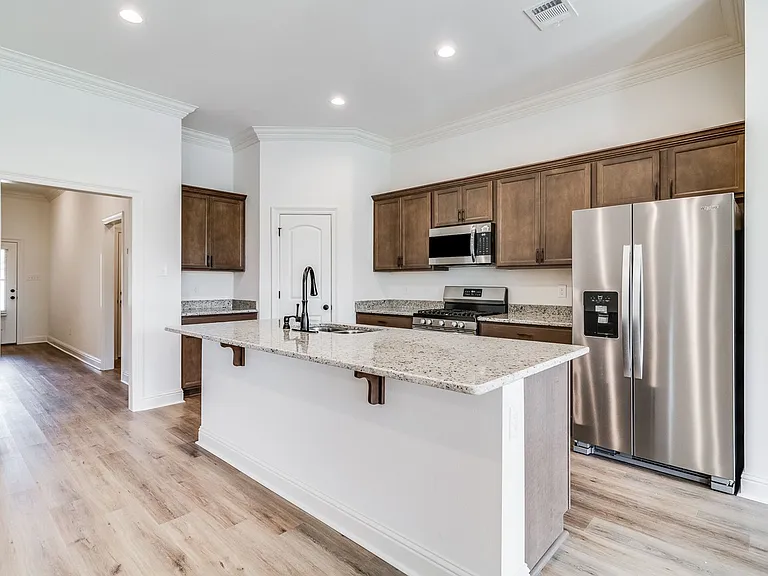 209 Mintmere Ln — Photo 7