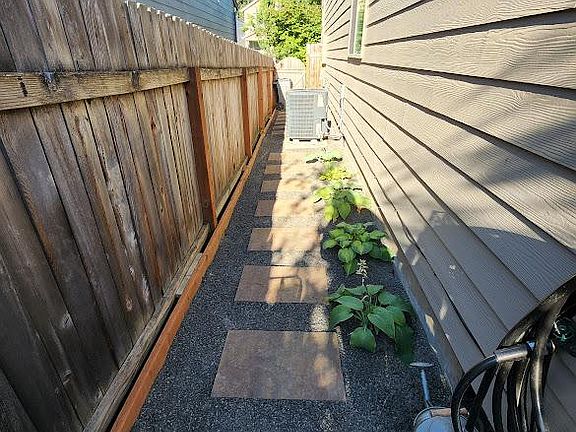 3rd image of 2646 NE 87th Ave