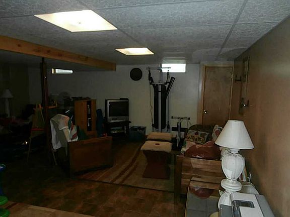3rd image of 11163 Willow Dr