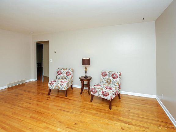 6528 westchester st-104